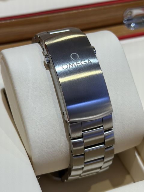 Omega Planet Ocean 215.30.46.51.01.001 Image 3